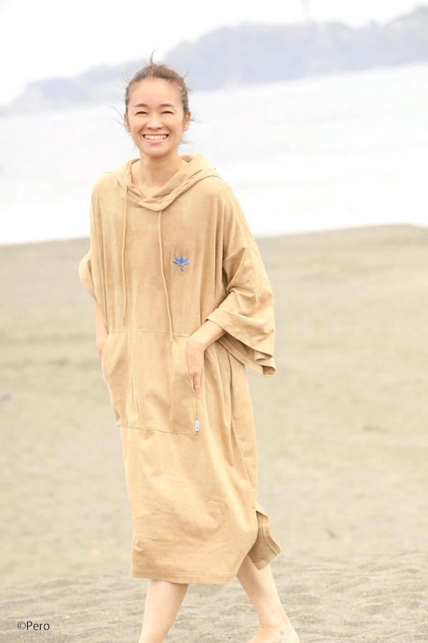axxeclassic お着替えポンチョ AXXE Classic］Packeble Poncho|沖縄サーフィンショップ「YES SURF」